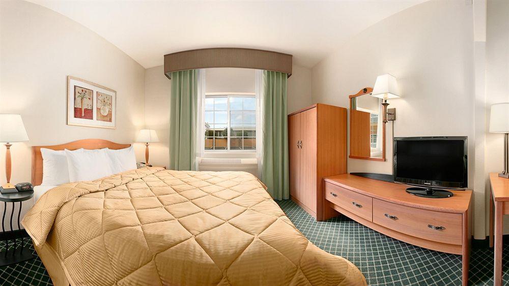 Comfort Inn & Suites Oakland Airport Extérieur photo
