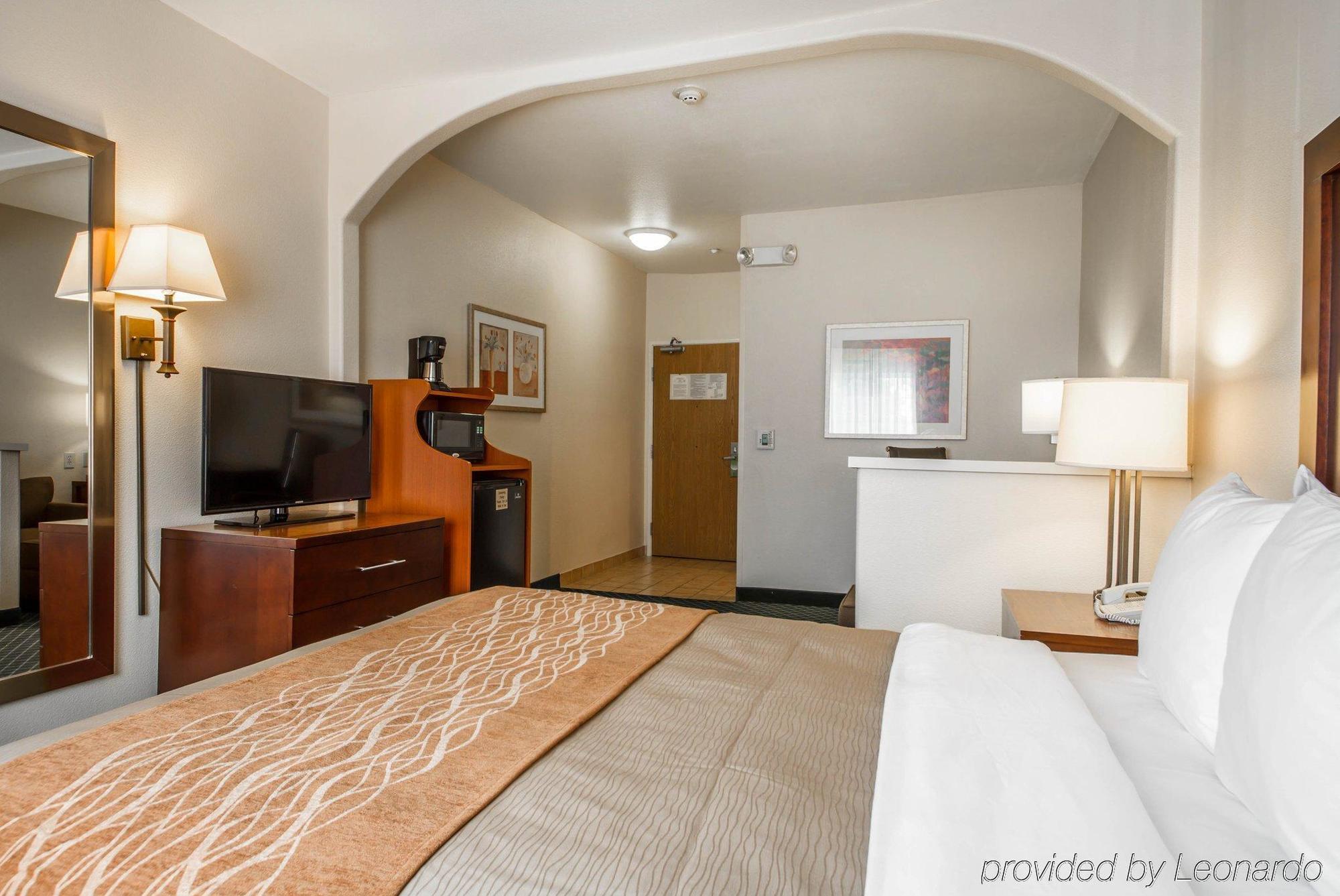 Comfort Inn & Suites Oakland Airport Extérieur photo