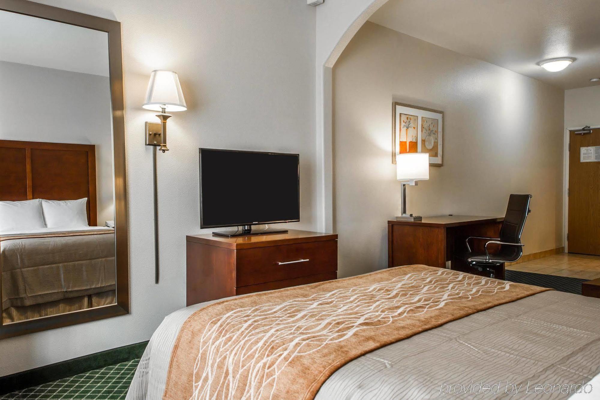 Comfort Inn & Suites Oakland Airport Extérieur photo