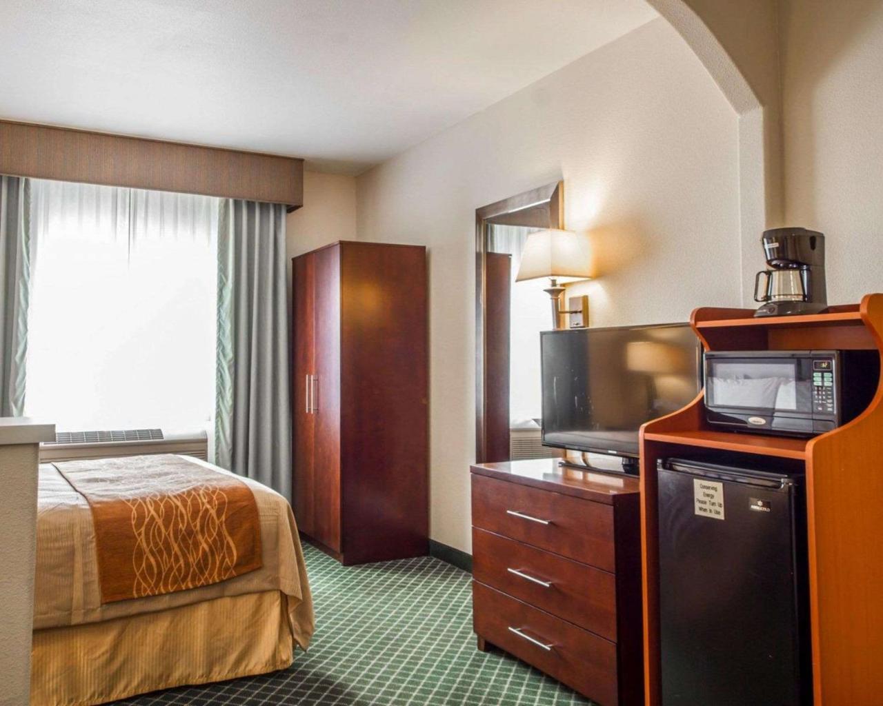 Comfort Inn & Suites Oakland Airport Extérieur photo