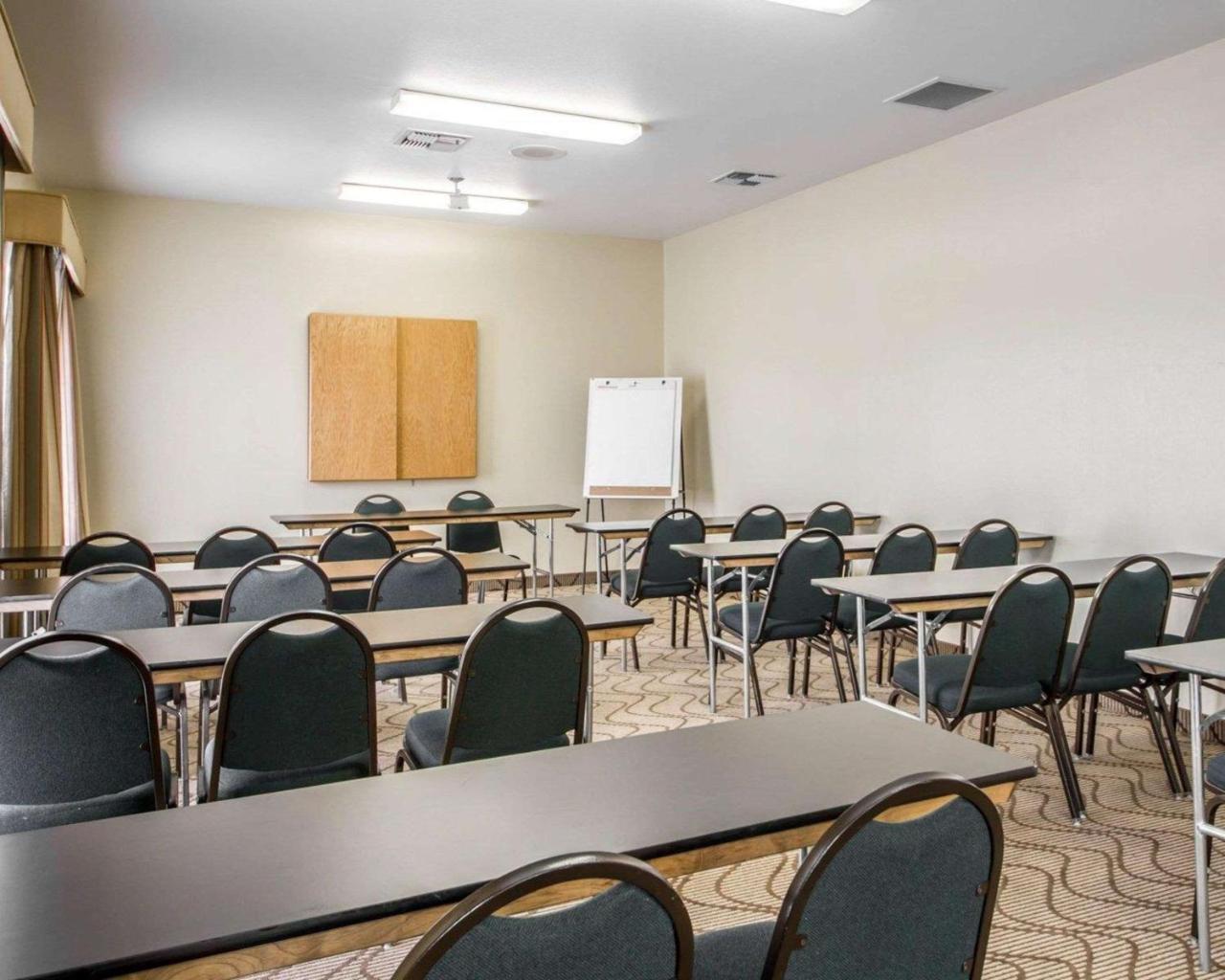 Comfort Inn & Suites Oakland Airport Extérieur photo