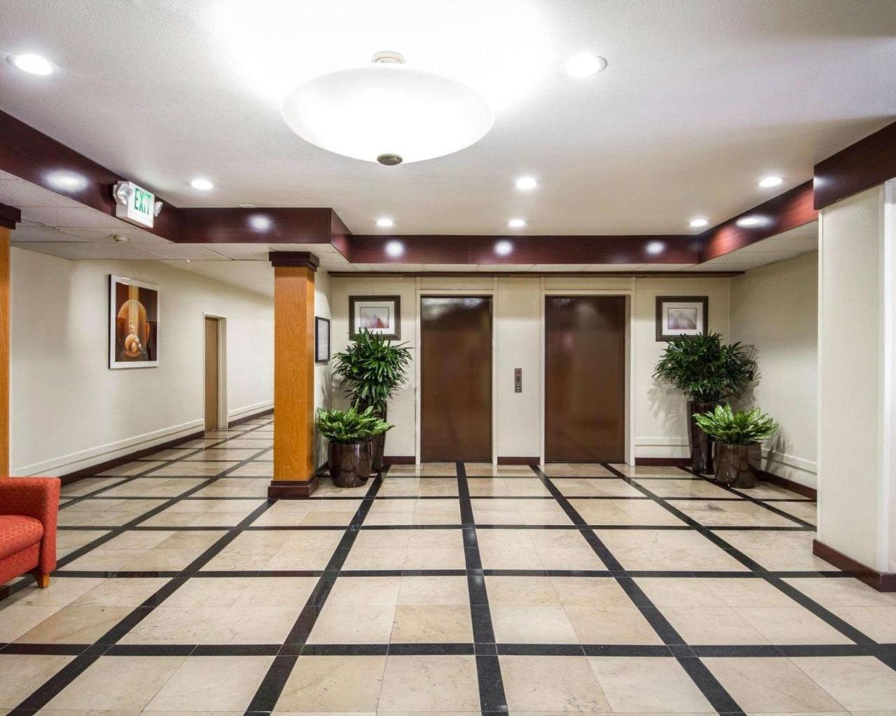 Comfort Inn & Suites Oakland Airport Extérieur photo